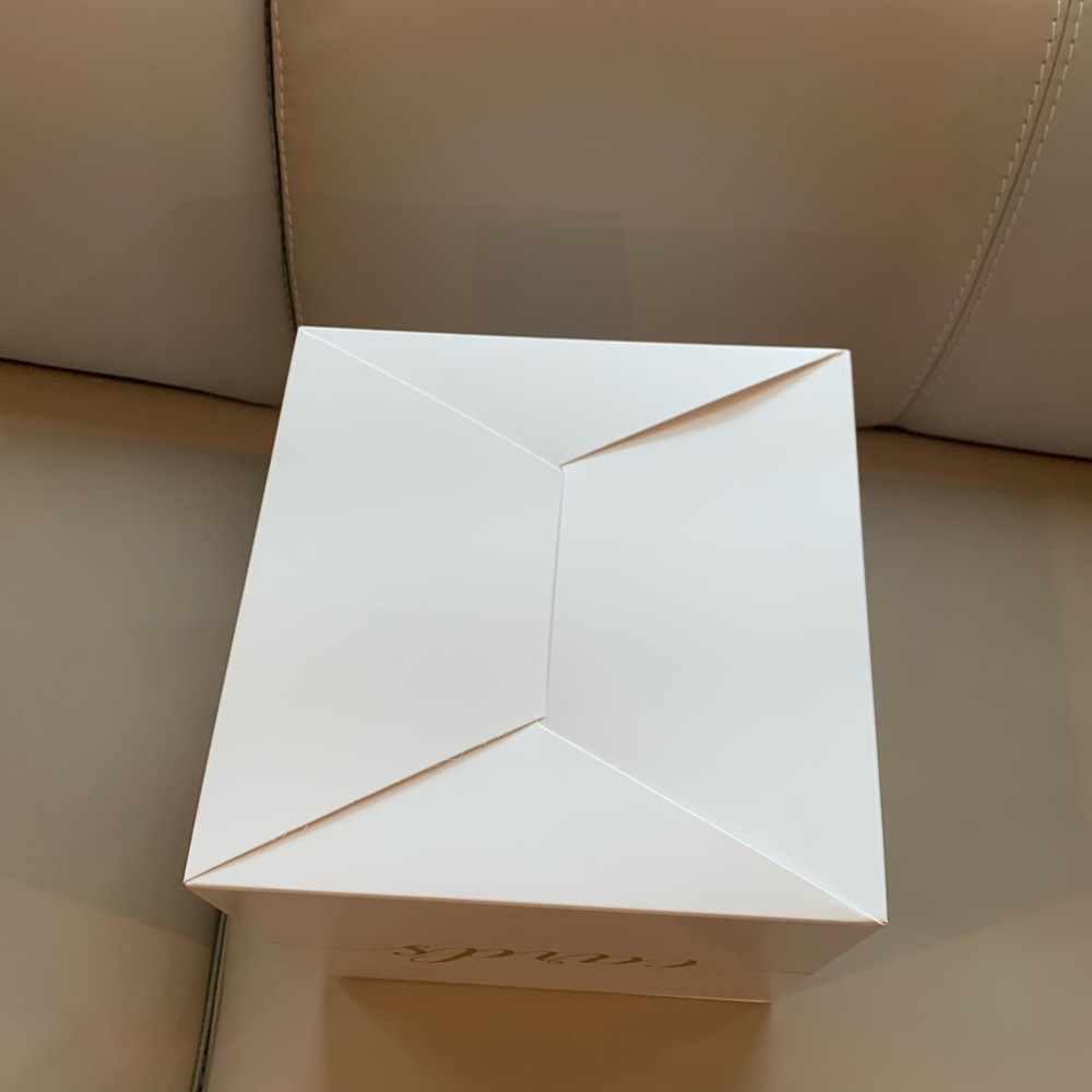 White Card Box with Gold 'Cards' Script - Picture 7 of 9